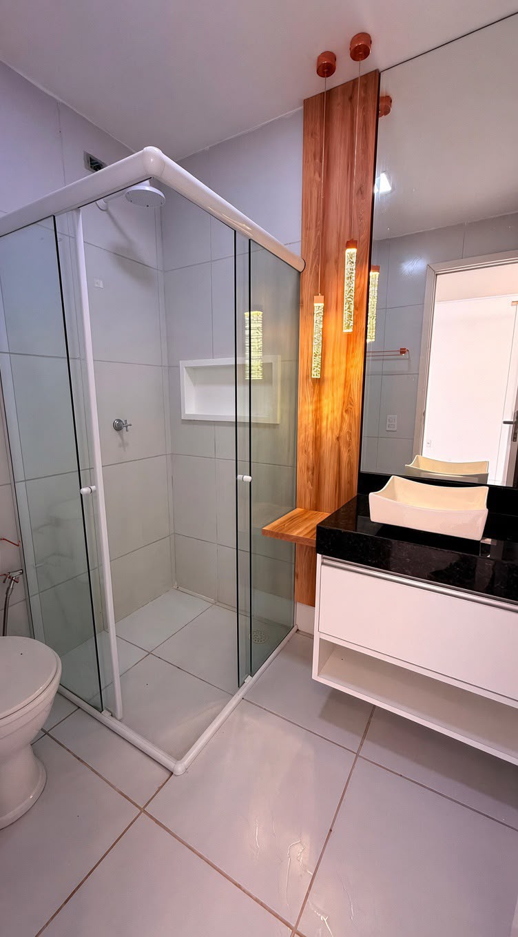 Casa Moderna com Quintal e Excelente Padrão - 2